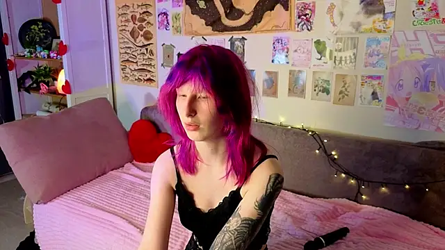 Snapshot of KandraCruser chatting on 04.28.26 KandraCruser online show from 04.28.26