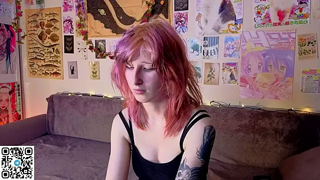 Snapshot of KandraCruser chatting on 05.18.26 KandraCruser online show from 05.18.26