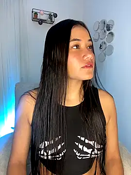 AlisxxnFx online show from 11.15.25