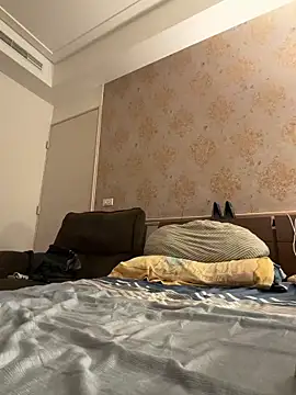 Snapshot of kaikai1335 chatting on 12.22.25 kaikai1335 online show from 12.22.25