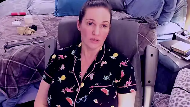 Snapshot of ninajaymes chatting on 12.17.24 ninajaymes online show from 12.17.24