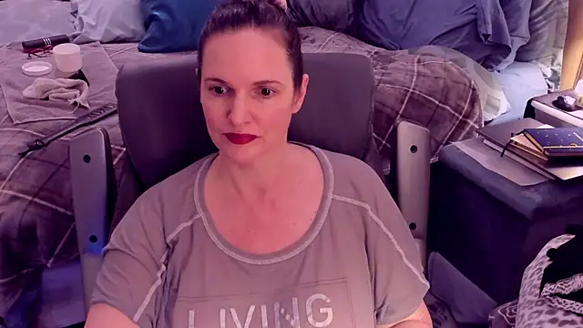 Snapshot of ninajaymes chatting on 01.06.25 ninajaymes online show from 01.06.25