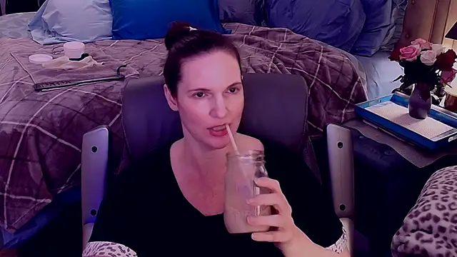 Snapshot of ninajaymes chatting on 02.02.25 ninajaymes online show from 02.02.25
