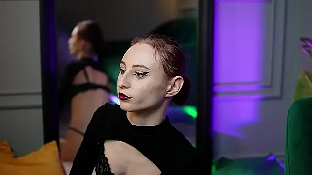 SaraiAngel online show from 11.29.25