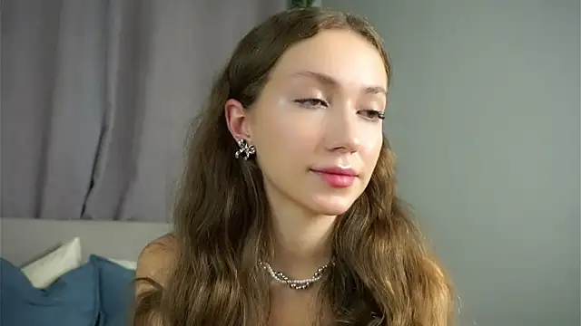 Snapshot of ZeniaBolich chatting on 09.16.25 ZeniaBolich online show from 09.16.25
