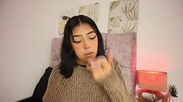 Snapshot of Dulce_Bella_ chatting on 02.27.26 Dulce Bella online show from 02.27.26