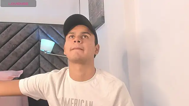 Snapshot of Tthiago_cruz chatting on 10.02.25 Tthiago cruz online show from 10.02.25