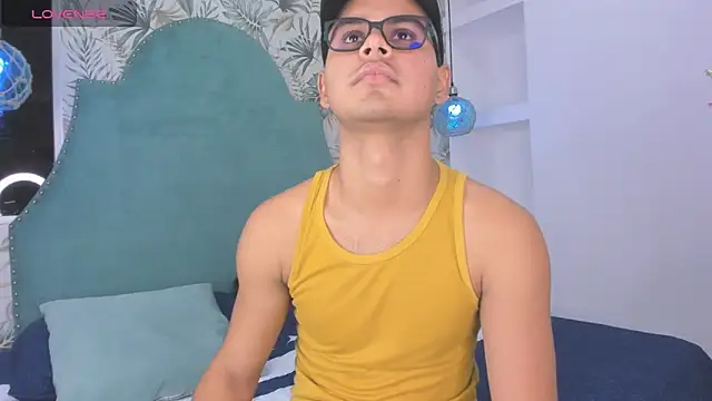 Snapshot of Tthiago_cruz chatting on 10.14.25 Tthiago cruz online show from 10.14.25