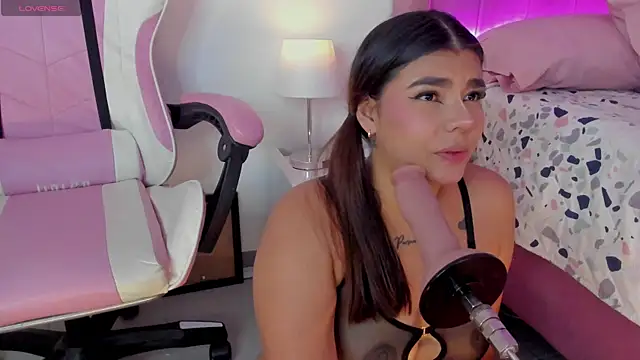 AliceThundeer online show from 11.02.25