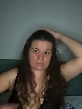 Snapshot of PerleRaree chatting on 04.25.26 PerleRaree online show from 04.25.26