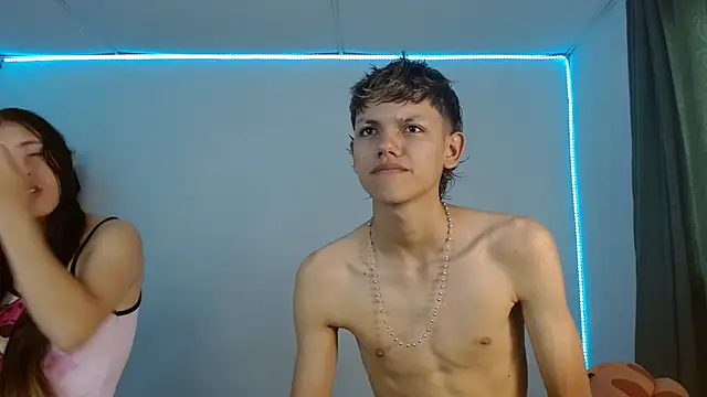 Snapshot of Lucy_y_Jacob chatting on 09.11.25 Lucy y Jacob online show from 09.11.25