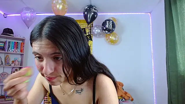 Snapshot of Lucy_y_Jacob chatting on 10.02.25 Lucy y Jacob online show from 10.02.25