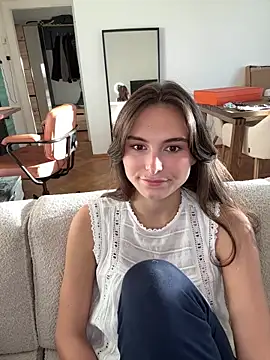 SophiiaStarr online show from 09.20.25