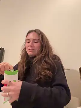 SophiiaStarr online show from 10.19.25