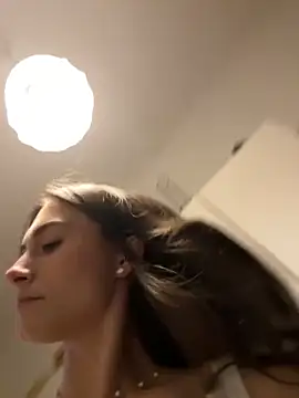 SophiiaStarr online show from 12.02.25