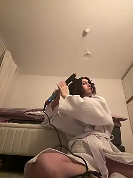 SophiiaStarr online show from 04.04.26