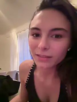 SophiiaStarr online show from 04.22.26