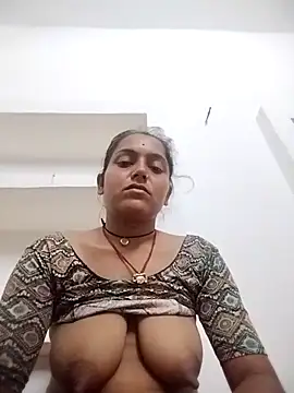 Snapshot of Sonam_shinde chatting on 04.23.26 Sonam shinde online show from 04.23.26