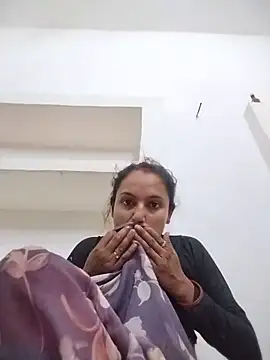 Snapshot of Sonam_shinde chatting on 06.18.26 Sonam shinde online show from 06.18.26