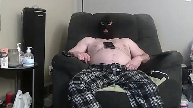 Snapshot of bigman1947 chatting on 12.02.25 bigman1947 online show from 12.02.25