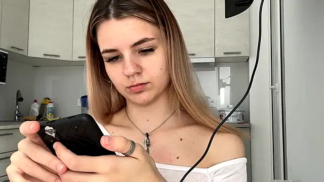 Denni Spilber online show from 10.31.25