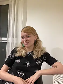 Snapshot of AnyaHellCat chatting on 10.01.25 AnyaHellCat online show from 10.01.25