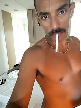 Snapshot of cajukarioca@xh chatting on 10.31.25 cajukariocaxh online show from 10.31.25