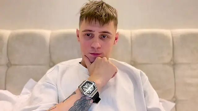 Snapshot of Tyler_Garner chatting on 09.08.25 Tyler Garner online show from 09.08.25