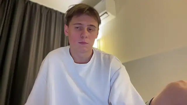 Snapshot of Tyler_Garner chatting on 10.16.25 Tyler Garner online show from 10.16.25