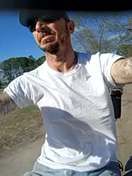 Snapshot of Mrluckstick chatting on 03.10.26 Mrluckstick online show from 03.10.26