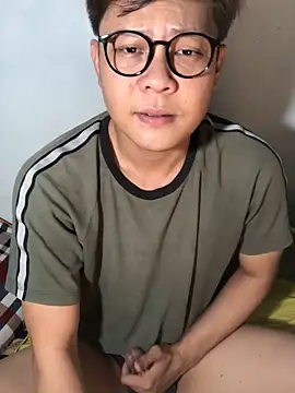 Snapshot of datnguyenvn chatting on 04.16.26 datnguyenvn online show from 04.16.26