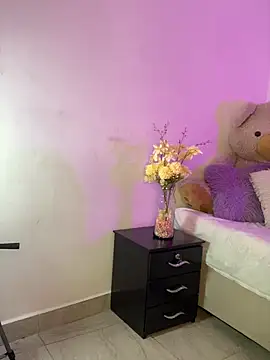 Snapshot of Charlottediolet chatting on 02.04.26 Charlottediolet online show from 02.04.26