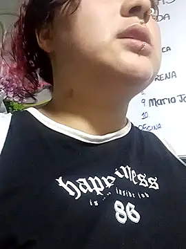 Snapshot of Curvy-Queen chatting on 10.07.25 Curvy-Queen online show from 10.07.25