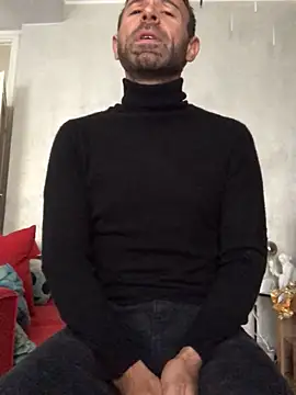 MatteoDom85 online show from 10.04.25