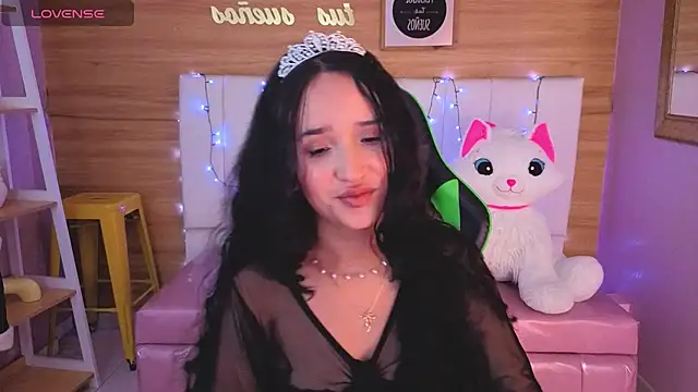 Snapshot of bella_vibess_s chatting on 03.11.26 bella vibess s online show from 03.11.26