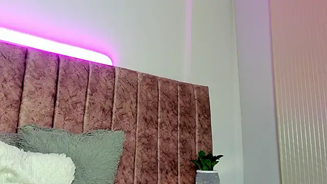 Ambeer fox  online show from 03.06.26