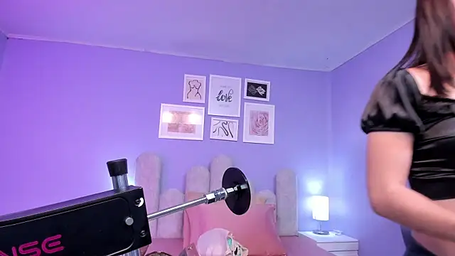 lucrecia sucker online show from 10.11.25