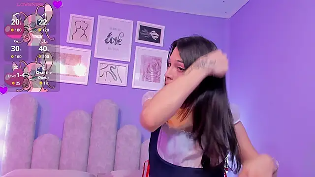 lucrecia sucker online show from 11.26.25