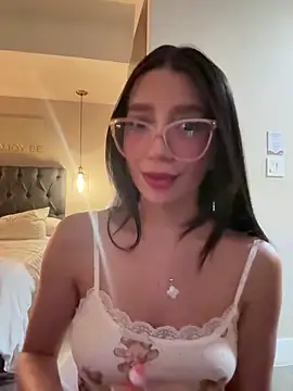 Min junn online show from 11.15.25