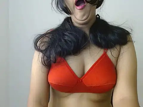 Snapshot of priya_022 chatting on 10.01.25 priya 022 online show from 10.01.25