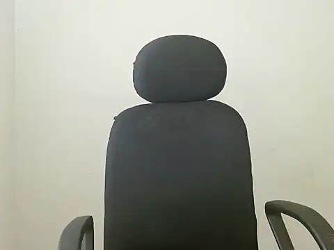 Snapshot of priya_022 chatting on 10.17.25 priya 022 online show from 10.17.25
