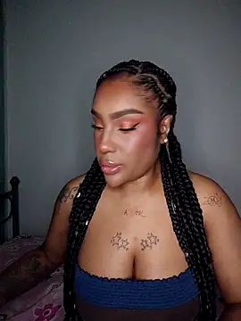 Queen Amara online show from 04.14.26