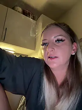 Snapshot of Lyra_XX chatting on 06.15.26 Lyra XX online show from 06.15.26