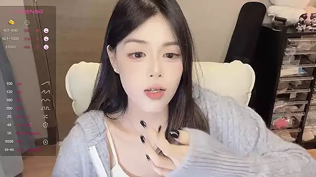 Snapshot of Koi-00 chatting on 10.09.25 Koi-00 online show from 10.09.25