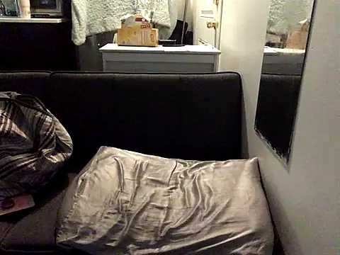 Snapshot of littyleesh1 chatting on 12.01.25 littyleesh1 online show from 12.01.25