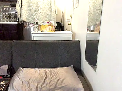 Snapshot of littyleesh1 chatting on 12.04.25 littyleesh1 online show from 12.04.25