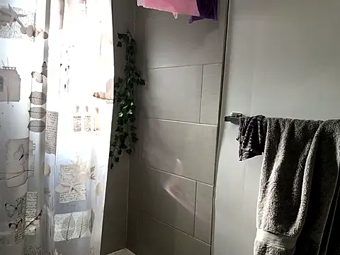 Snapshot of littyleesh1 chatting on 01.15.26 littyleesh1 online show from 01.15.26