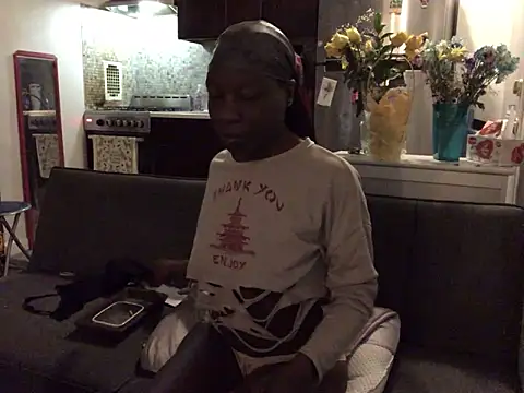 littyleesh1 online show from 04.24.26