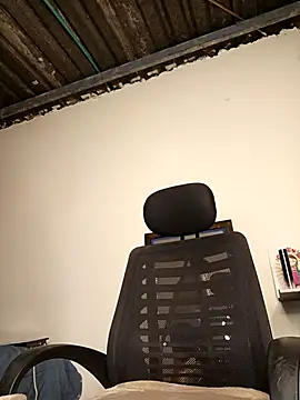 Snapshot of Noha_Whiitee chatting on 12.03.25 Noha Whiitee online show from 12.03.25