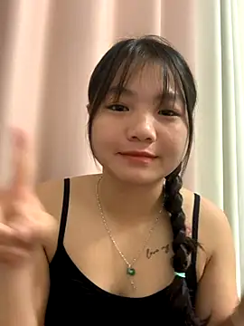 Emlyly-18 online show from 09.09.25